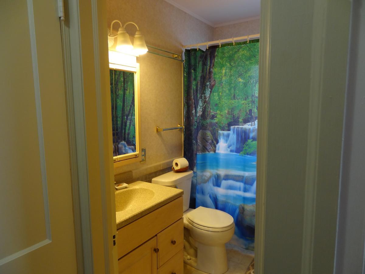 Covered By Faith Rentals -Storybook Home Рочестер Екстер'єр фото